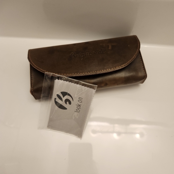 Brightside sunglasses case 😎 - Picture 2 of 5